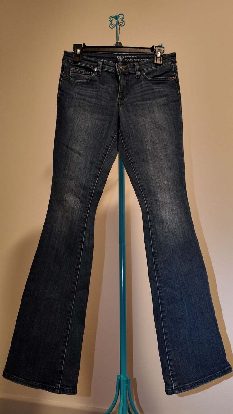Gap "Baby Boot" Women's Bootcut Jeans – Dark Wash Blue / Size 2 (26R)